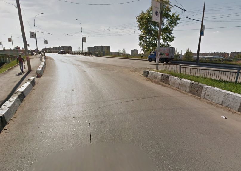 Вологда. Пешеходный переход на съезде с Ленинградского моста | Пешеходы и автомобили